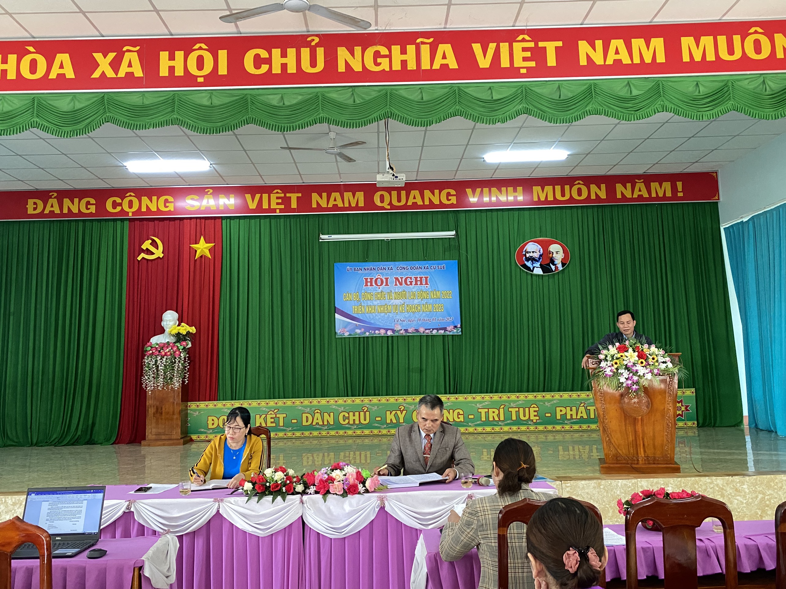 hoi nghi cbcc